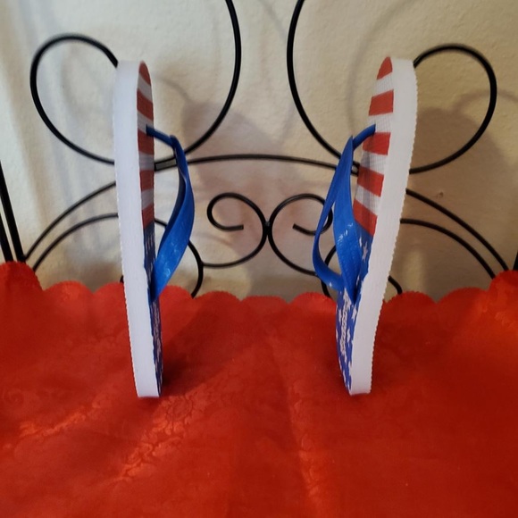 Sandals - Picture 2 of 4